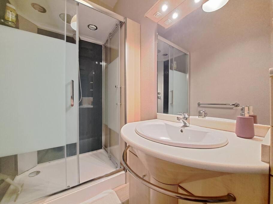 Perth, Bel Appartement Lumineux Reims Extérieur photo